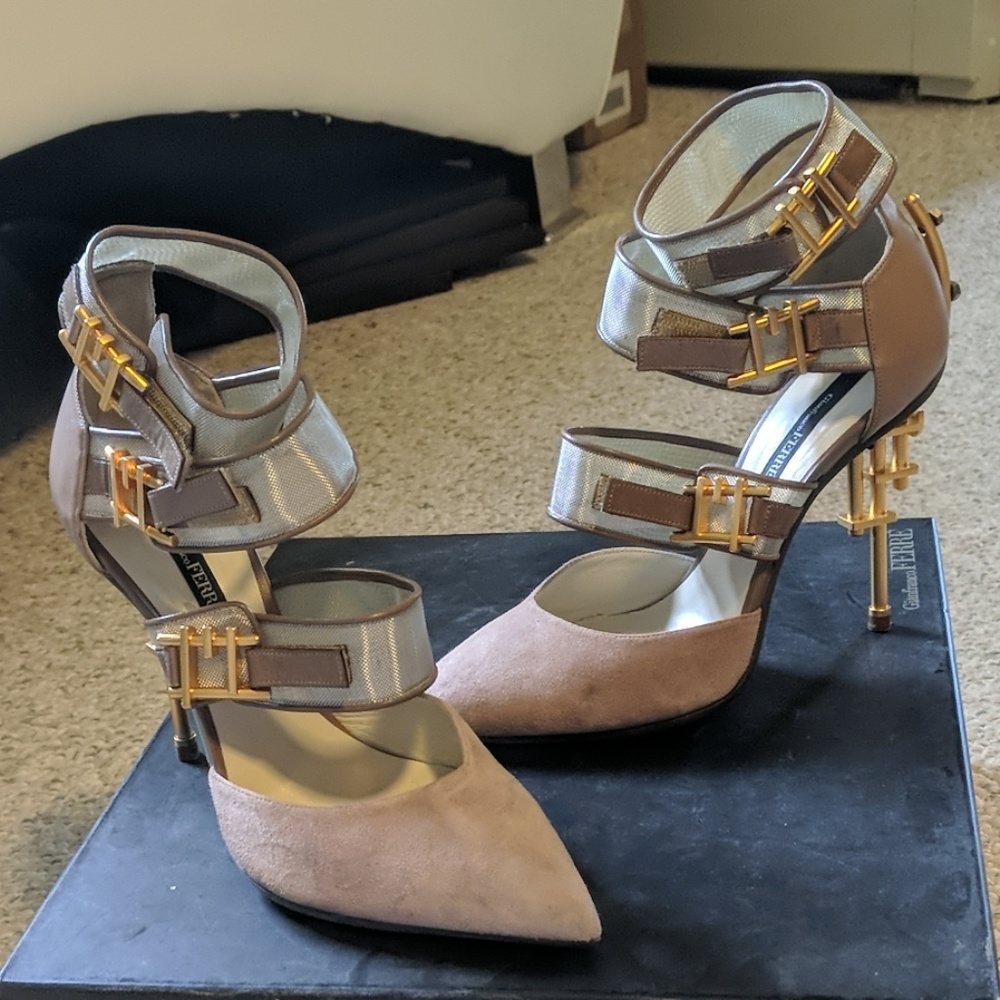 Geanfranco Ferre Monica Singh style hills